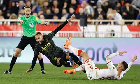 PSG có nguy cơ hỏng cả mùa giải vì mâu thuẫn nội bộ