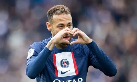 Cú "pressing" dứt khoát của PSG dành cho Neymar