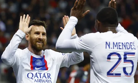 PSG lỗ kỷ lục, khó giữ chân Messi