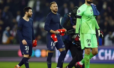 PSG sai khi tin vào Donnarumma?