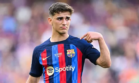 PSG tính cướp ngọc quý Barca