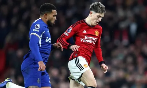 Cầu thủ M.U làm khổ Reece James