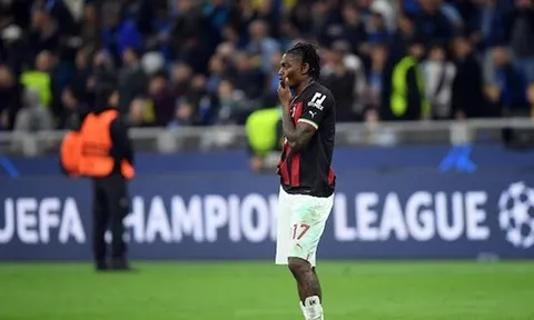 HLV AC Milan: Chúng tôi tự huỷ mọi thứ trong 15 phút lượt đi