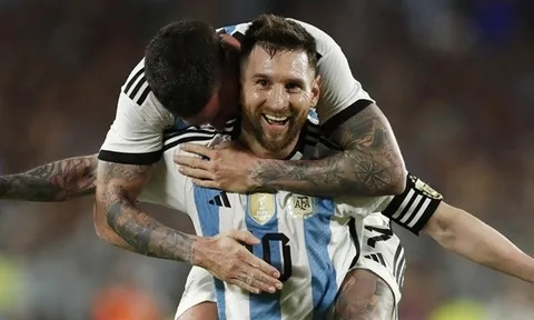 Cầu thủ Curacao năn nỉ Messi mang 23 áo đấu