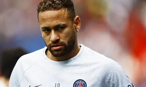 Neymar lại nghỉ thi đấu vào dịp sinh nhật em gái