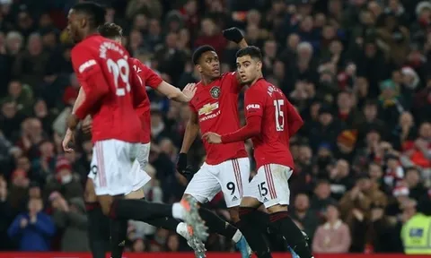'Quả bóng được nhả ra hoàn hảo cho Martial...'