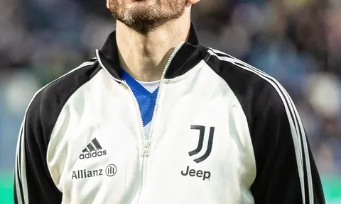 Quá bức xúc, Bonucci khởi kiện Juventus