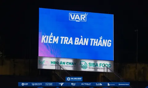 Bức xúc VAR, CLB V-League gửi kiến nghị lên VFF