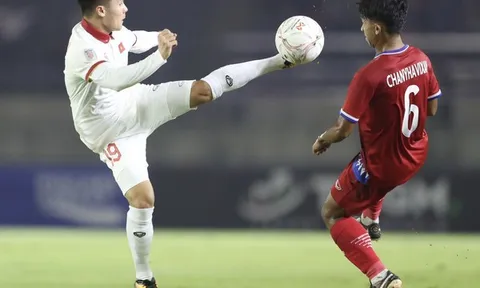 HAGL chốt xong 3 ngoại binh; Quang Hải nên trở lại V-League