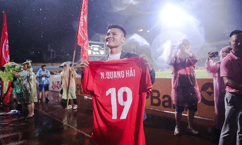 Quang Hải và Văn Toàn về lại V-League, khi nào tới Công Phượng?