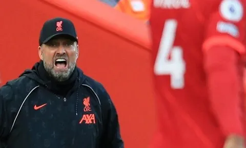 Quát tháo Van Dijk trong hiệp 2, Klopp công khai vấn đề