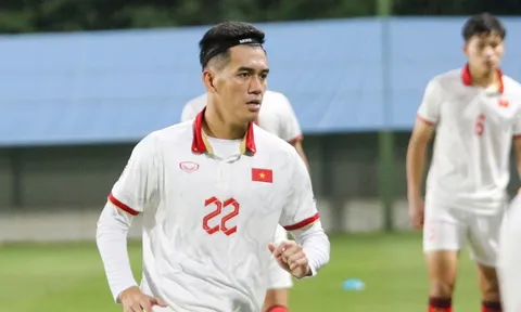 Quế Ngọc Hải và Nguyễn Tiến Linh khó dự Asian Cup