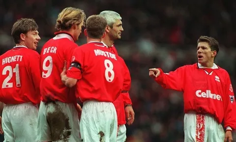 Quên Everton đi, xuất hiện CLB bị trừ điểm cay đắng nhất lịch sử Premier League