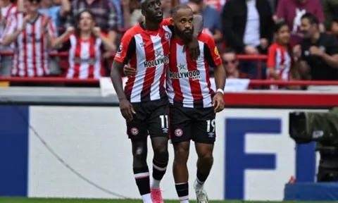 Quên Toney đi, Brentford đang có cặp song sát đáng sợ