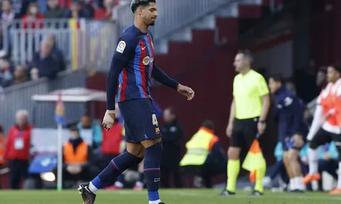 Quỷ đỏ săn đón 2 trụ cột của Barcelona