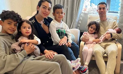 Ronaldo lần đầu tiết lộ tên con trai đã qua đời
