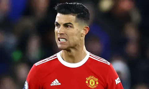 Ronaldo tự phá hỏng hình ảnh bản thân