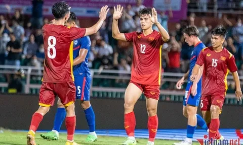 Dàn sao mai V-League lọt mắt xanh HLV Philippe Troussier