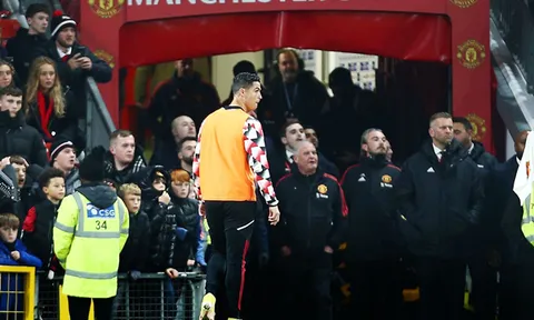 MU tuyệt hay và Ronaldo vô kỷ luật