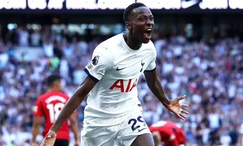 Pape Matar Sarr: Từ người thừa đến không thể thay thế ở Tottenham
