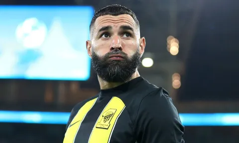 Benzema phản lưới nhà; Al Hilal thị uy sức mạnh