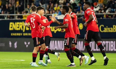 Ten Hag bất ngờ tìm ra phương án dự phòng cho Dalot