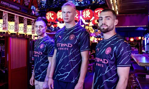 Ra mắt áo đấu mới cực chất, Man City bị tố đạo nhái Arsenal
