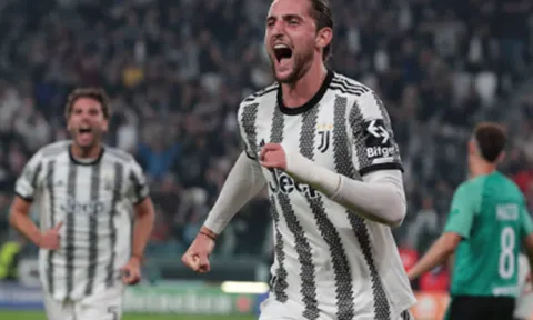 Tiền vệ trả giá vì đòi M.U lương cao do đá ở Europa League