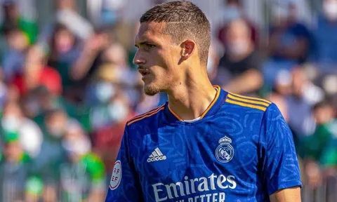 Bayern đáp trả Real đanh thép vụ Davies