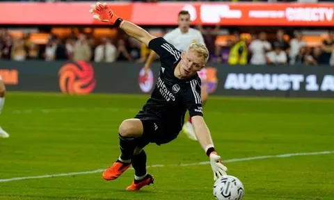 "Arsenal sẽ bán Ramsdale"