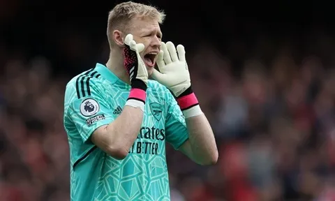 Ramsdale níu lấy giấc mơ vô địch cho Arsenal