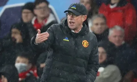 Rangnick: "Cậu ấy xử lý bóng đẳng cấp dù chân trái hay chân phải"