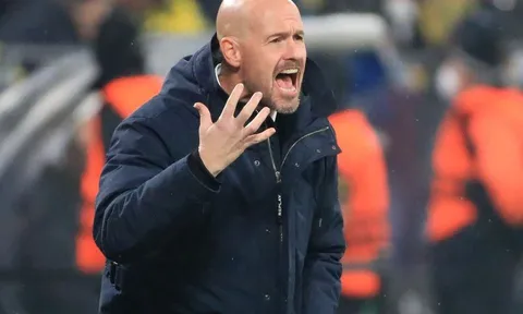 Ten Hag coi chừng rước thêm một Van de Beek về Old Trafford