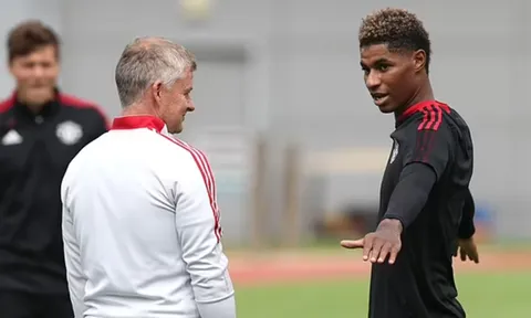 Rashford tập luyện với đội U18 Man United
