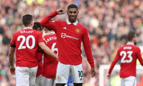 Rashford bùng cháy, Man Utd "phả hơi nóng" vào gáy Man City