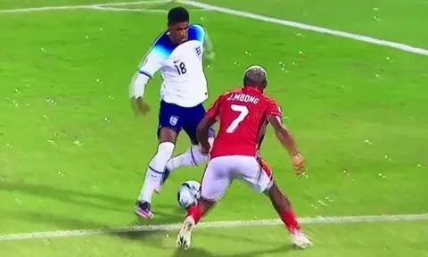 Rashford khiến người hâm mộ 'tròn mắt'