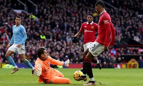 Rashford 'nhấn ga' không thể ngăn cản, Man City hú vía