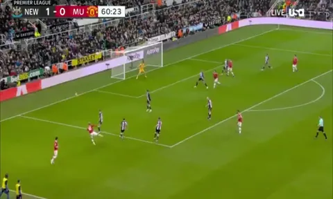 Rashford tấu hài với pha xử lý đi vào lòng đất
