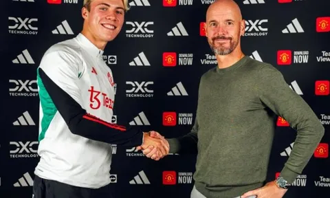 Rasmus Hojlund được so sánh với Van Persie