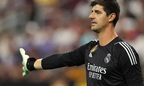 Real Madrid sốt vó, Courtois chấn thương nặng phải nghỉ dài hạn