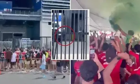 Fan Mỹ gửi thông điệp đến Avram Glazer trước trận gặp Arsenal