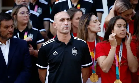 Chủ tịch RFEF đối mặt tội "tấn công tình dục", Real Madrid, Barcelona có thể bị vạ lây