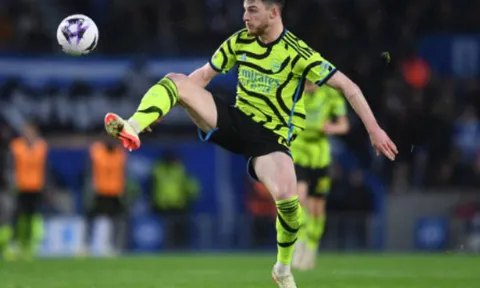 ĐHTB vòng 32 Premier League: 3 sao Arsenal góp mặt