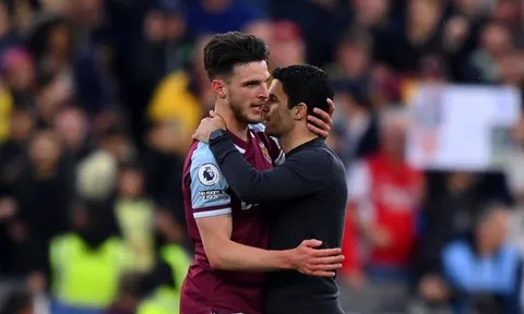 Carragher so sánh tân binh Arsenal như Van Dijk