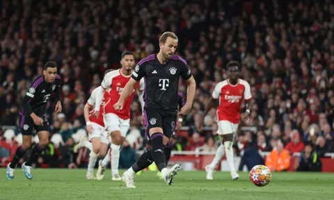 Rio Ferdinand chê Arsenal ngây thơ