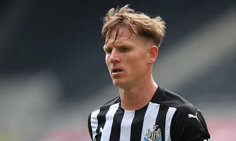 Newcastle 'dọn đường' cho chuyển nhượng tháng Giêng