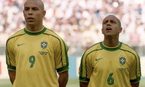Roberto Carlos và khoảnh khắc cứu mạng Ronaldo 'béo'