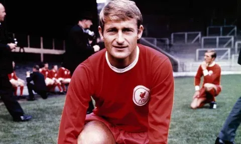 Vua phá lưới Ngoại hạng Anh của Liverpool qua đời