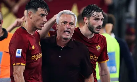 Roger Ibanez khiến Mourinho ngỡ ngàng