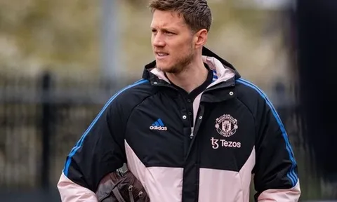 Rời Man Utd, Weghorst tìm thấy phao cứu sinh